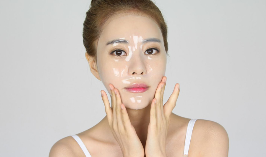 Thư giãn khi đắp mặt nạ sau peel