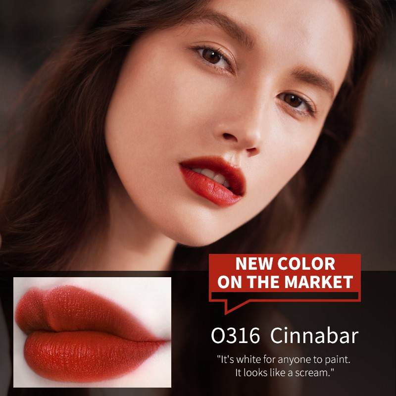 0472d58d-c-compressed-1 Người mẫu với son môi đỏ đậm, góc nhìn cận cảnh, bên cạnh là hình ảnh son và thông tin sản phẩm mới.
