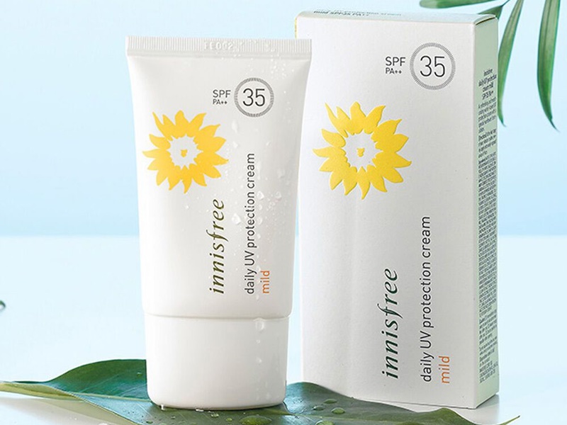 4843b4bf-kem-chong-nang-cho-tuoi-day-thi-6 Thiết kế dạng tuýp nhựa của kem chống nắng Innisfree Daily UV Protection