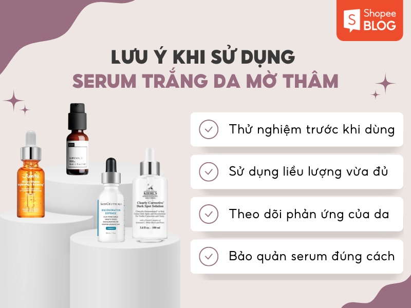 Các chai serum trên bệ tròn, kèm hướng dẫn sử dụng an toàn. Logo thương hiệu ở góc phải trên cùng.