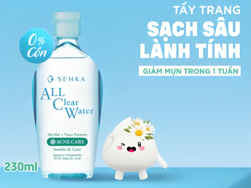Chai nước tẩy trang Senka All Clear Water 230ml cạnh nhân vật hoạt hình, nền xanh và chữ quảng cáo.