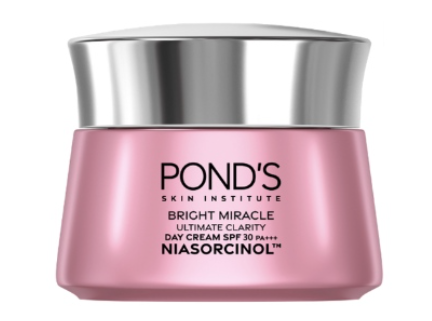 Kem dưỡng ngày Pond’s Bright Miracle nổi bật với khả năng dưỡng ẩm hiệu quả