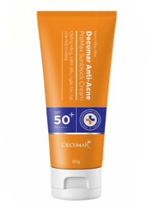 Tuýp kem chống nắng màu cam, dung tích 50g, có nhãn hiệu và chỉ số SPF 50+ trên nền trắng.