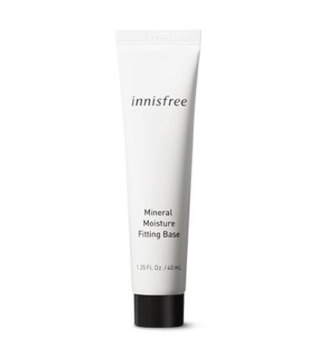 Ống kem nền dưỡng ẩm Innisfree màu trắng, dung tích 40ml, có nắp đen.