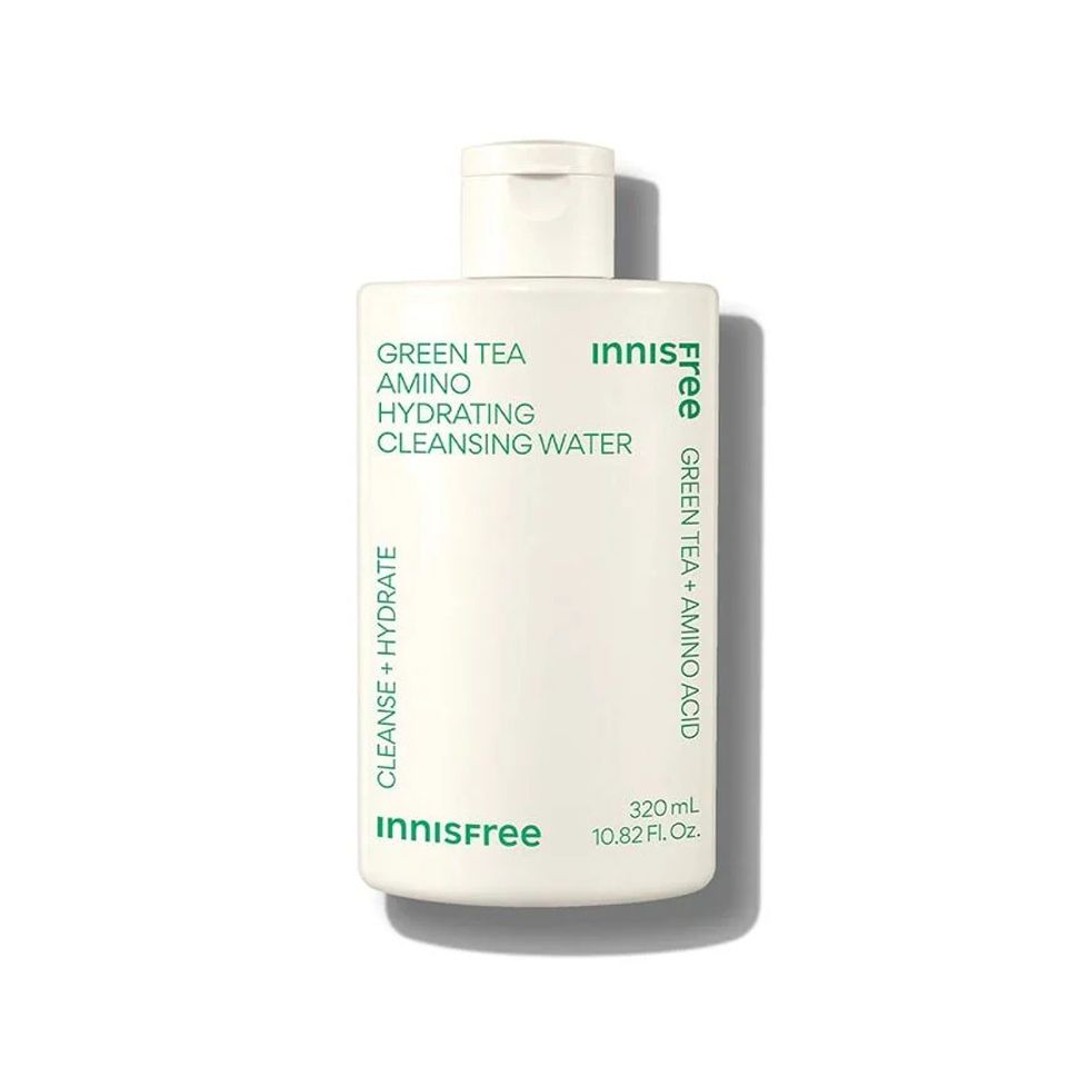 Chai nước tẩy trang màu trắng, dung tích 320 mL, có chữ màu xanh lá và đen trên nhãn.
