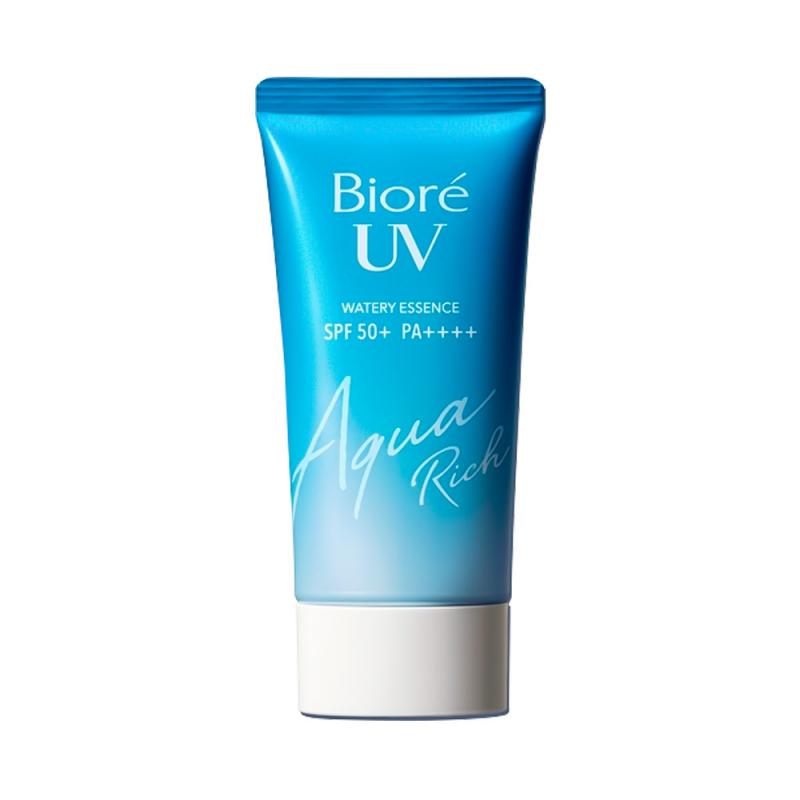 Tuýp kem chống nắng màu xanh dương với thông tin SPF 50+ và PA++++, thiết kế đơn giản và hiện đại.