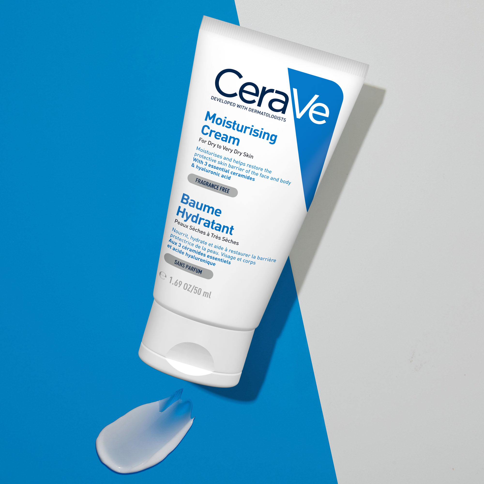 Kem dưỡng ẩm CeraVe cho da dầu mụn có bao bì màu xanh trắng thanh lịch