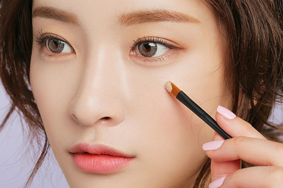 co-che-khuyet-diem-2_b02594ae72594d7aa0002d5a819b9cae Hướng dẫn cách dùng cọ che khuyết điểm