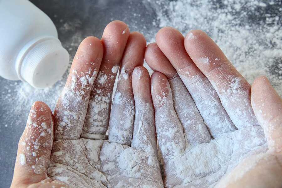 Yêu cầu lưu ý gì khi dùng phấn rôm để thay thế phấn phủ