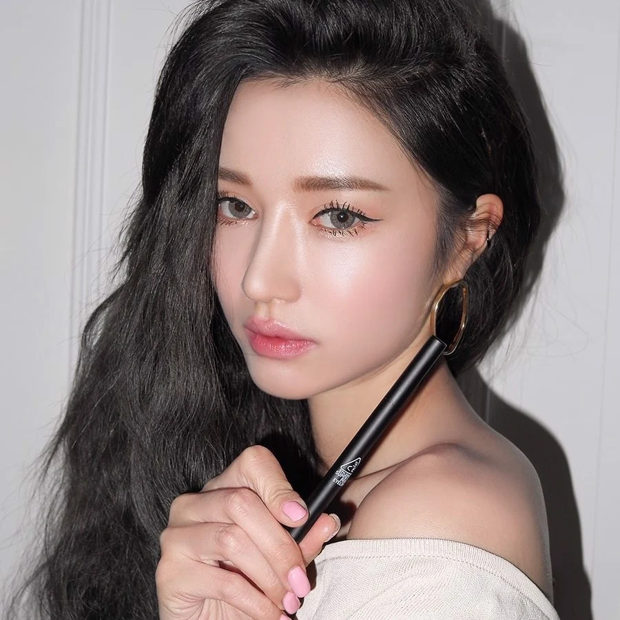 Review kẻ mắt 3CE Super Slim Pen Eyeliner