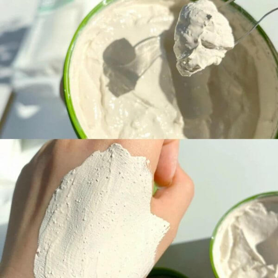 Đặc điểm chất kem và hương thơm của mặt nạ đất sét Some By Mi Super Matcha Pore Clean Clay Mask