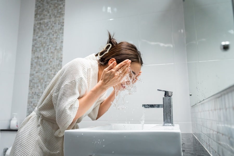 tạo khối bằng kem che khuyết điểm