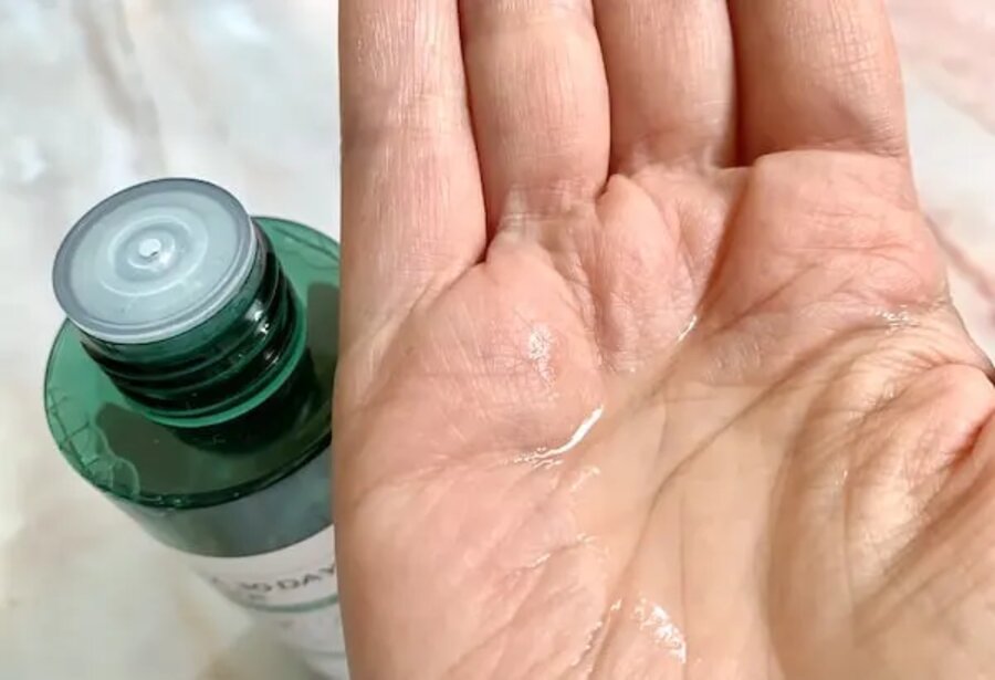 Kết cấu và mùi hương của toner AHA BHA PHA