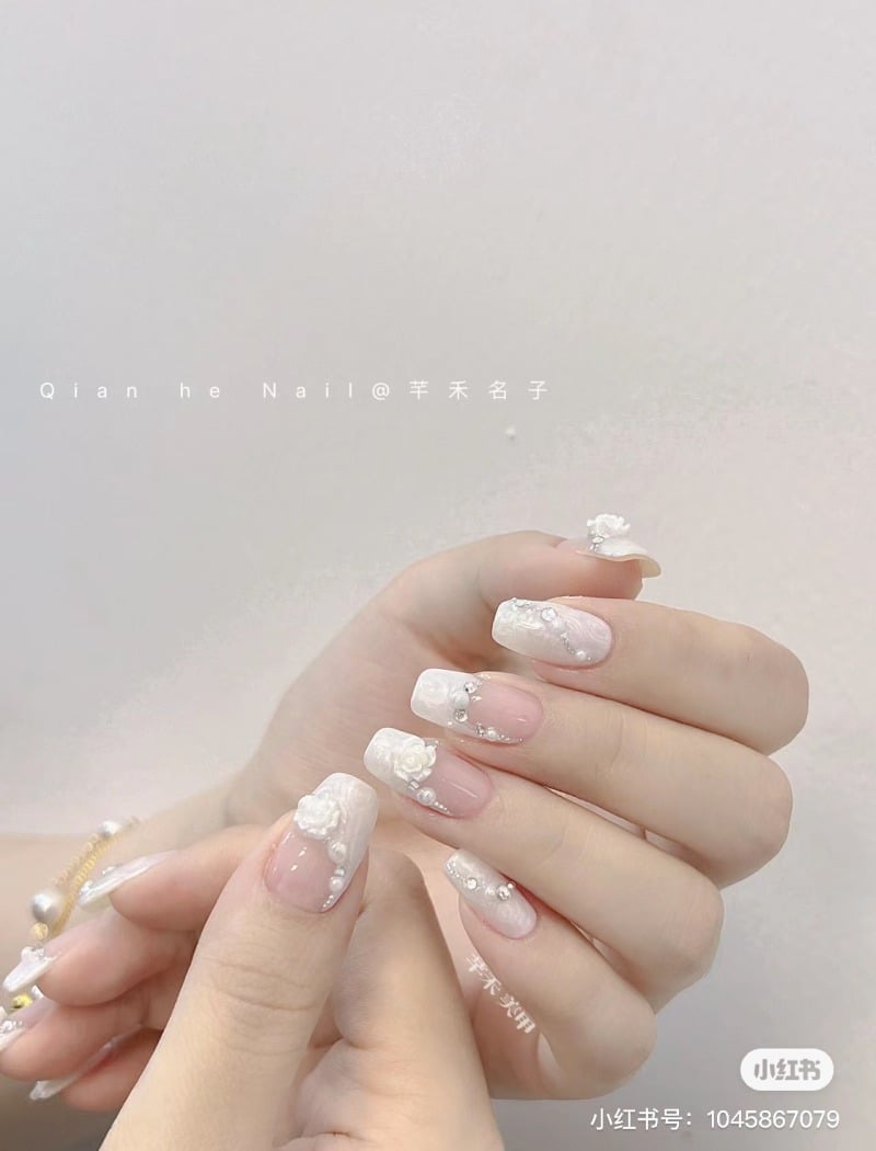 nail trắng