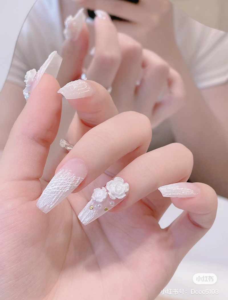 nail trắng