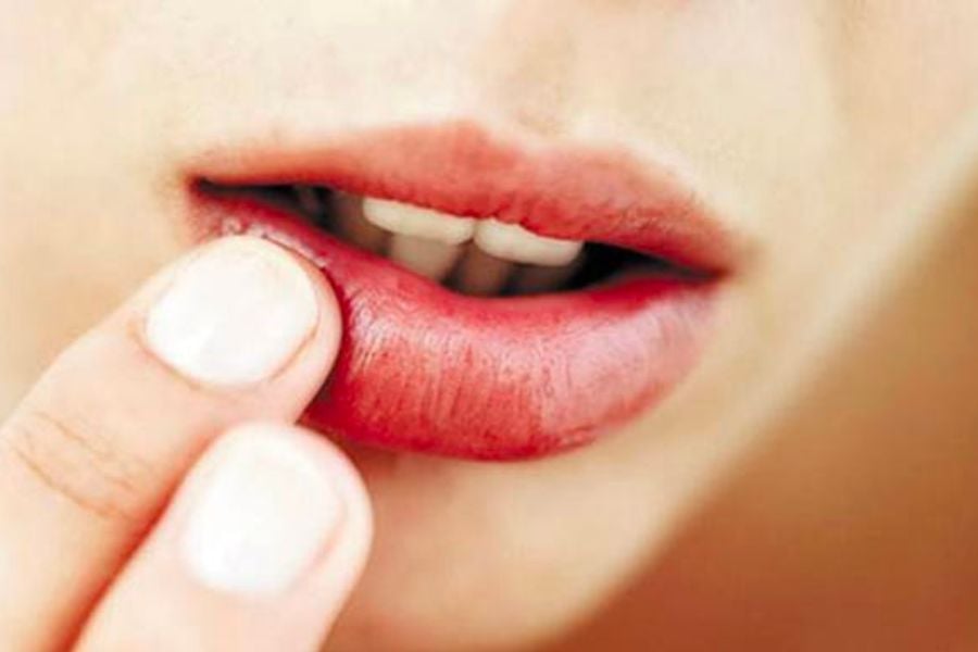 3-xai-son-kem-het-han-co-sao-khong_5d1a02843fbb4af99522e50ffd1b5b10 Xài son kem hết hạn có sao không