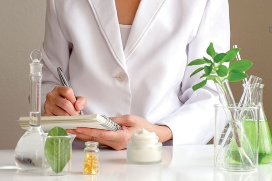 Có nên sử dụng các sản phẩm hóa mỹ phẩm?