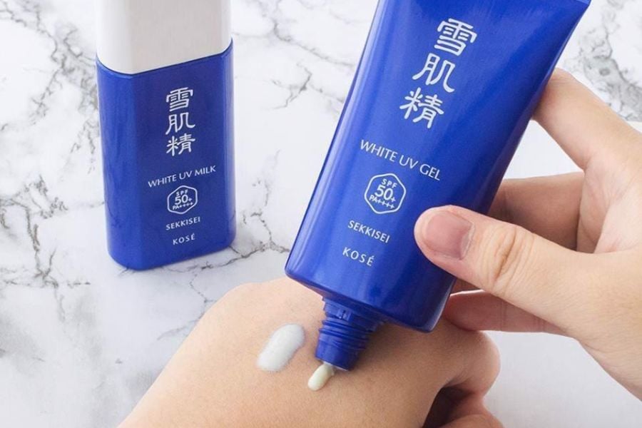 7-huong-dan-su-dung-kem-chong-nang-thuong-hieu-kose_8e16b6b69dae404c96298a0664820f66 Kem chống nắng thương hiệu Kose giá bao nhiêu?