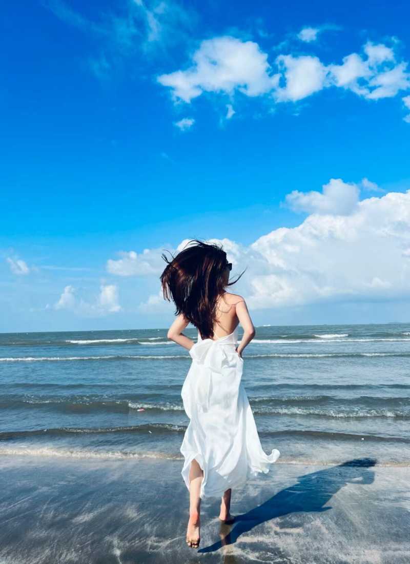 anh-di-bien-chup-sau-lung-_15__a19a0d1be5bd4d8b8c27e4337ad488a3 hình ảnh đi biển chụp sau lưng