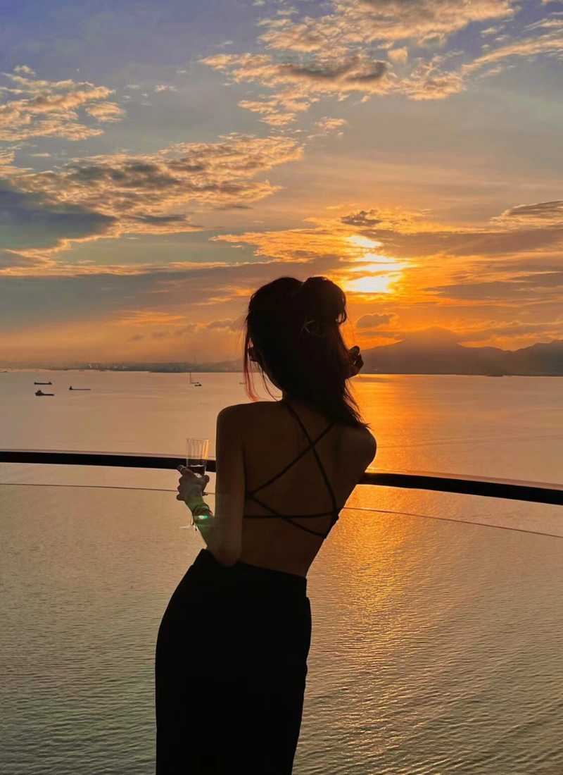 anh-di-bien-chup-sau-lung-_17__295f77f80a6b4fdead41f81834a63c6c ảnh đi biển chụp sau lưng