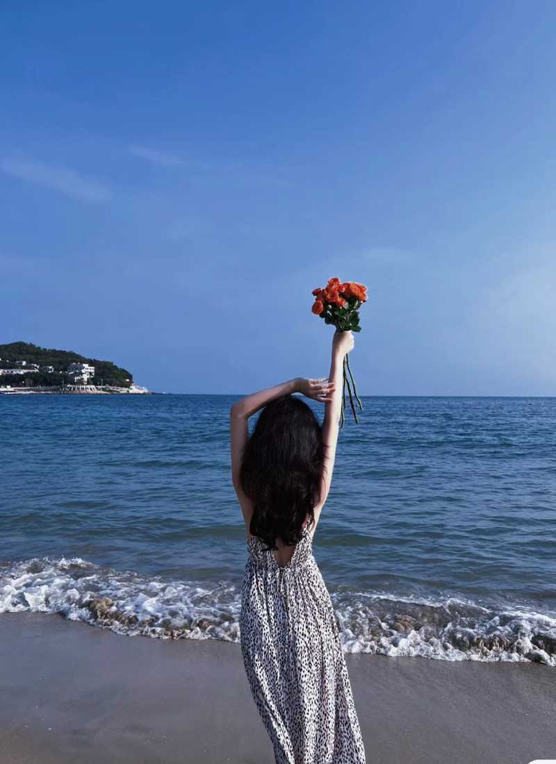 anh-di-bien-chup-sau-lung-_21__37c2784ae49549b79500ef21f08f6801 ảnh đi biển chụp sau lưng