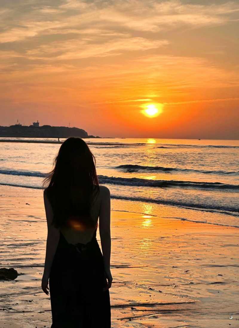 anh-di-bien-chup-sau-lung-_25__2aa713ca84374dc6a764c30649d574fc chụp ảnh đi biển từ sau lưng