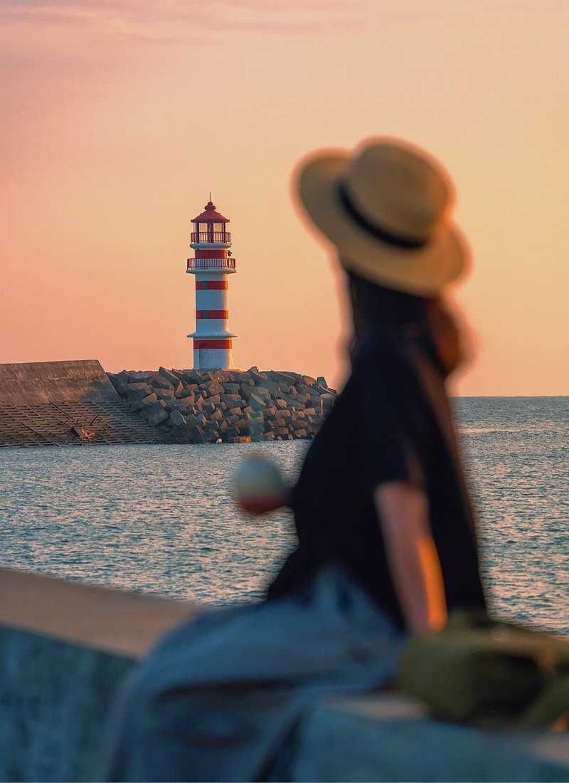 Ảnh biển sau lưng sáng tạo gợi ý cho nàng 100+ ý tưởng độc đáo 2 anh di bien chup sau lung 30 cbeb3488363e425a82e72ee88de7a155 1