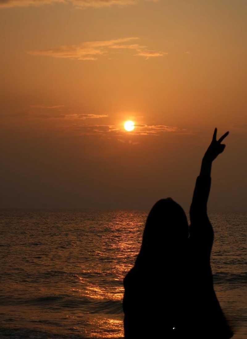 anh-di-bien-chup-sau-lung-_6__80b0b2191d9f461abe273c35b3160e26 ảnh đi biển chụp sau lưng