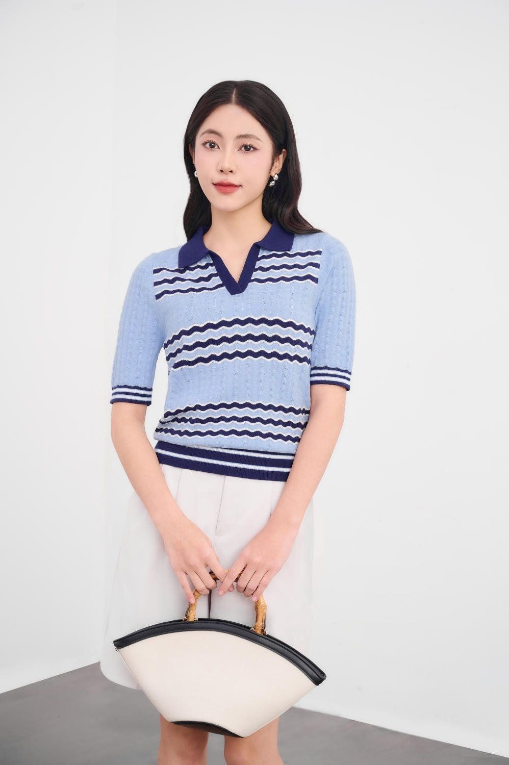 Phối màu xanh dương nhạt trang phục và nội thất đẹp ấn tượng 2 ao mongtogi co polo phoi ke 5 15738eaf87bb48d38f1a7d7899d315a0 2 1