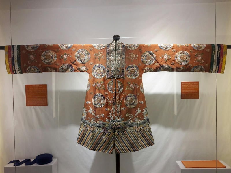 ao-nhat-binh__5__87a39df4dacb433d956b7e4680869682 Lịch sử độc đáo của áo Nhật Bình