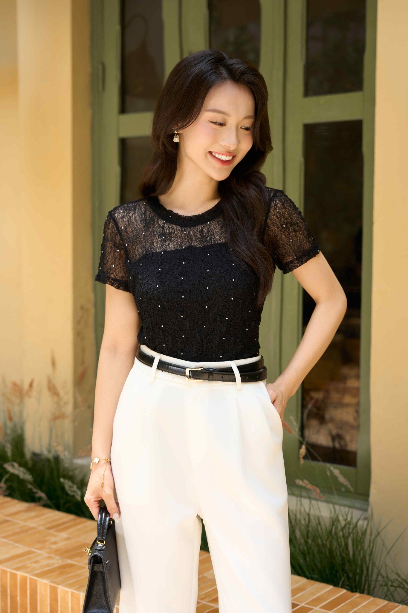 ao-ren__4__a7aeb3c2745d45b282addb5444c9e5b4-1 người gầy chân nhỏ nên mặc quần gì