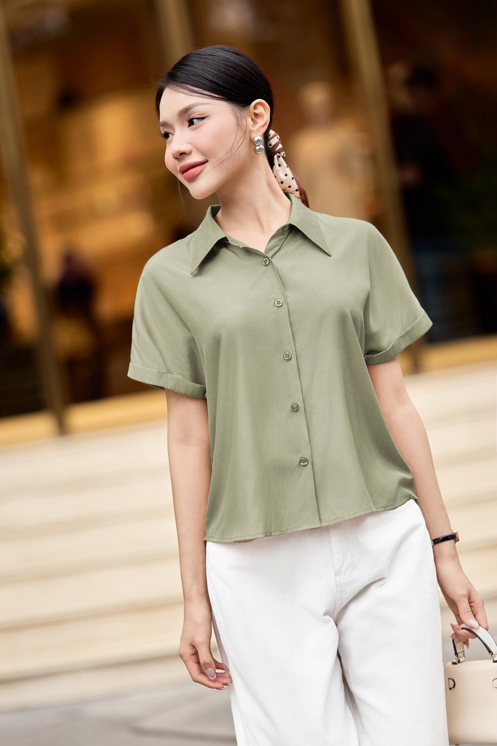 phối áo sơ mi với quần ống rộng