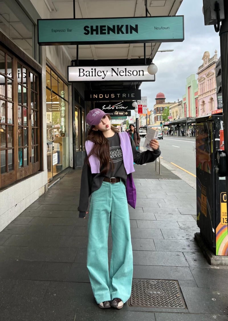 au-xanh-ngoc-bich-mac-voi-mau-gi__10__3132c91ab41946eabe51896aed65f41a Cách Phối Màu Xanh Ngọc Bích Với Màu Tím Lavender