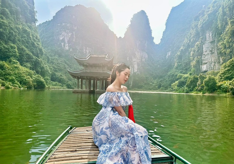 Đầm maxi trễ vai hoa nhí