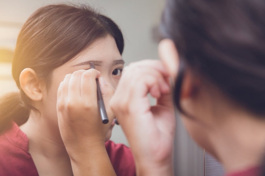 Bí quyết vẽ chân mày lá liễu đẹp tự nhiên dễ dàng 2 chan may la lieu 7101ef8f6c314090af9a40cac1f701d0 1