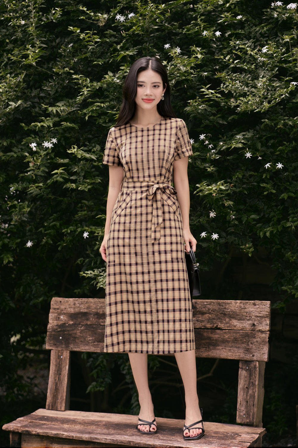 dam-tho-ke-caro-tui-cheo-that-eo__1__e86f1d387c5f44f2adfd39640fbc72c5-1 Đầm thô kẻ caro túi chéo thắt eo tôn dáng