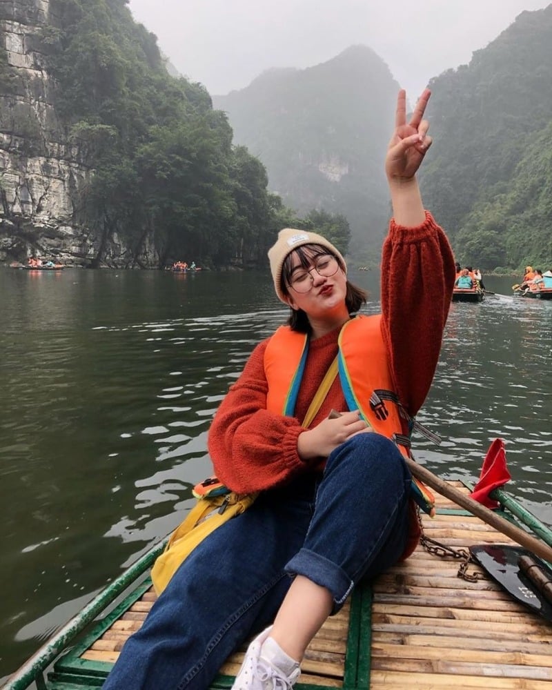 Áo len phối quần jean