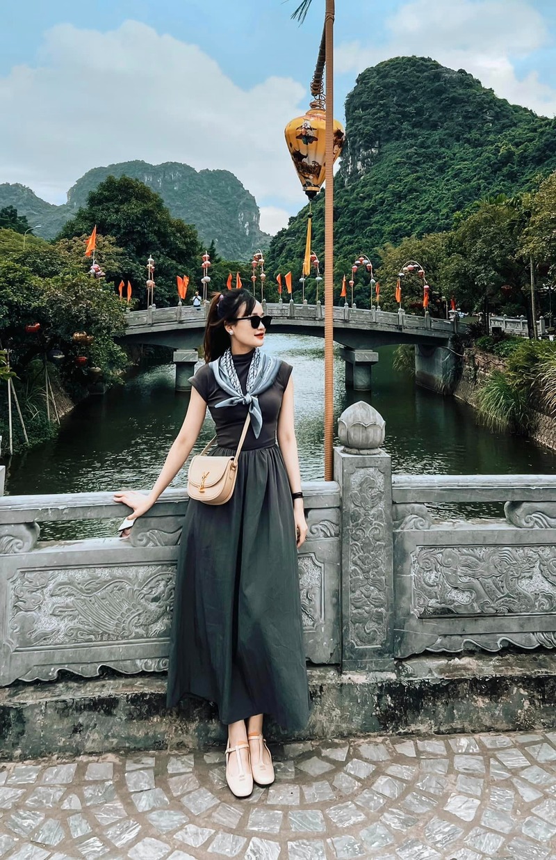 Nghiêng mặt và mỉm cười