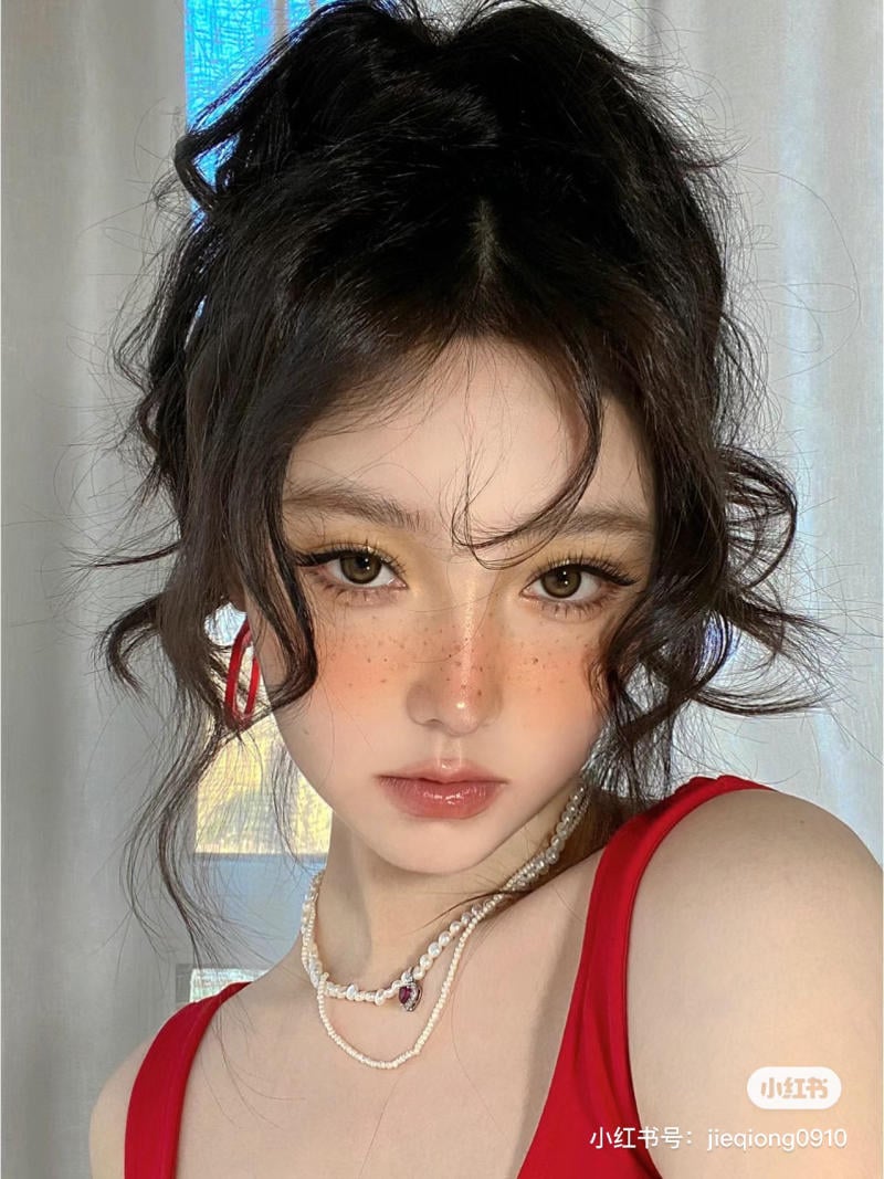 kieu-toc-mai-bay-buoc-cao__25__a374fc3a0f164590a0cd2104f48ea1de Tóc mái bay buộc cao