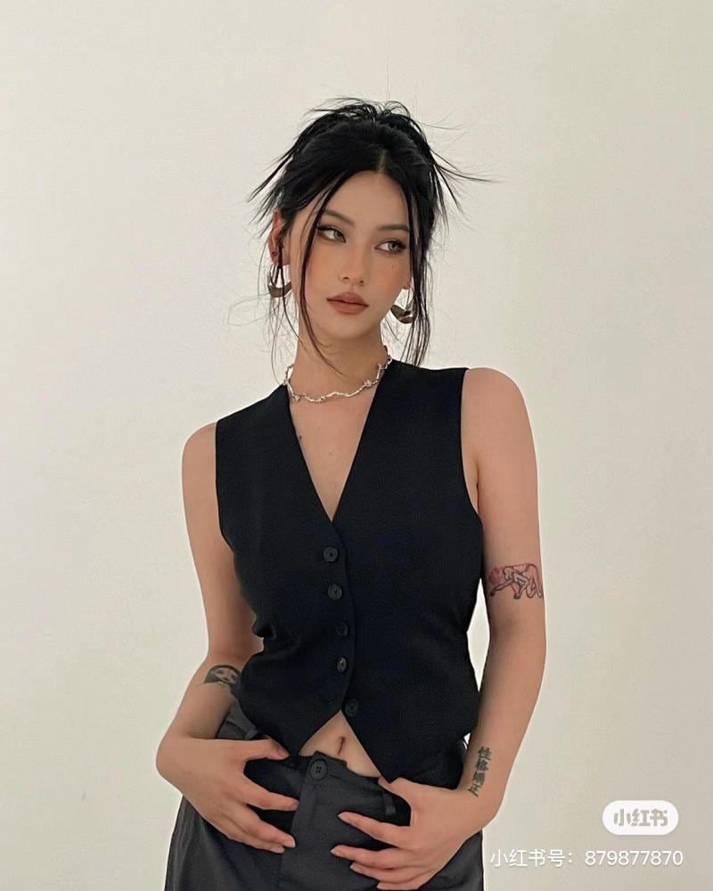 kieu-toc-mai-bay-buoc-cao__30__70d2a71d749b45e185a0e03b6d668b5a Tóc mái bay buộc cao