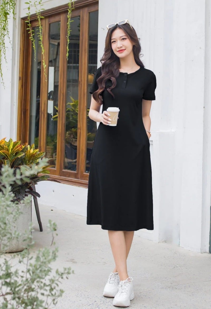 Mặc váy suông đi giày thể thao Mặc váy suông đi giày thể thao