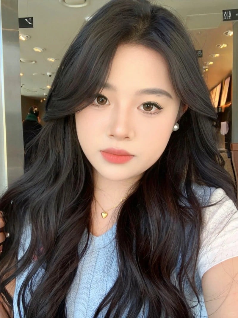 mat-tron-de-toc-gi-cardina-3-jpg_1bc79ad525554eb481fca67091a59ade mặt tròn để tóc gì