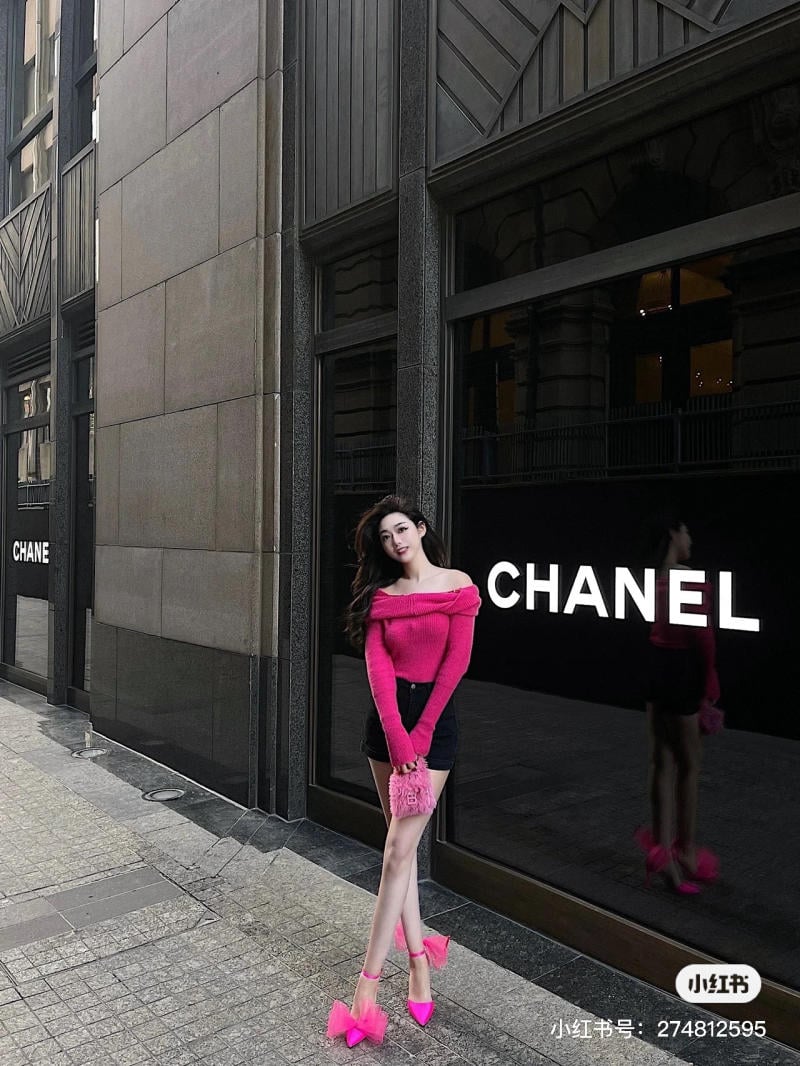 mau-hong-canh-sen-mac-voi-mau-gi__17_-jpg_168473a844f449b6987cff8cc9040cdb Màu hồng cánh sen