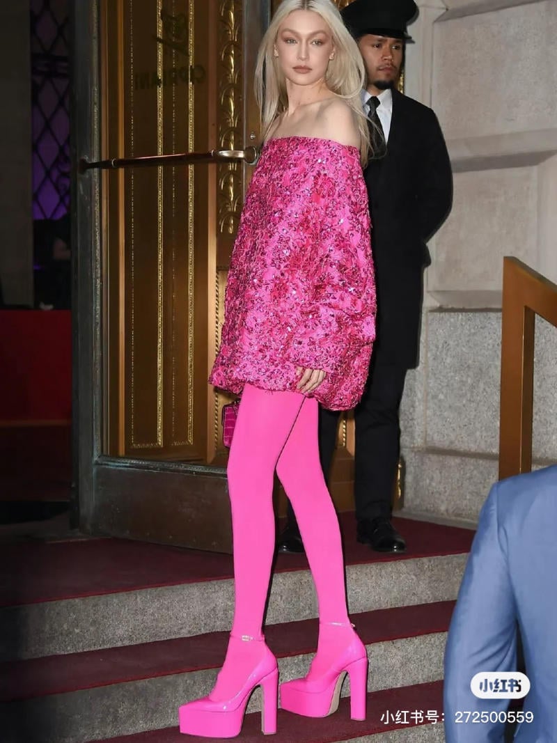 mau-hong-canh-sen-mac-voi-mau-gi__36_-jpg_a74166b55996488b8536c5f985ea4e40 Màu hồng cánh sen