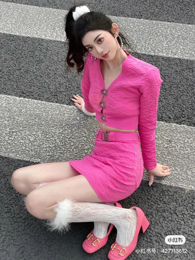 mau-hong-canh-sen-mac-voi-mau-gi__48_-jpg_cc799a225dca4dcda0ac31772ddbf05d Màu hồng cánh sen