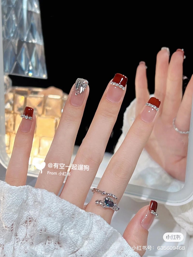 mau-nail-don-tet__18__02dd2f1beea3440ba467f19c54bed184 nail tết đỏ sang chảnh