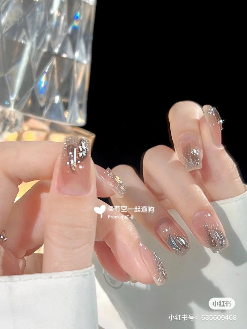 mau-nail-don-tet__21__e9debb52ba474cdb97d96d9d0bb0a0b4 nail tết đính đá