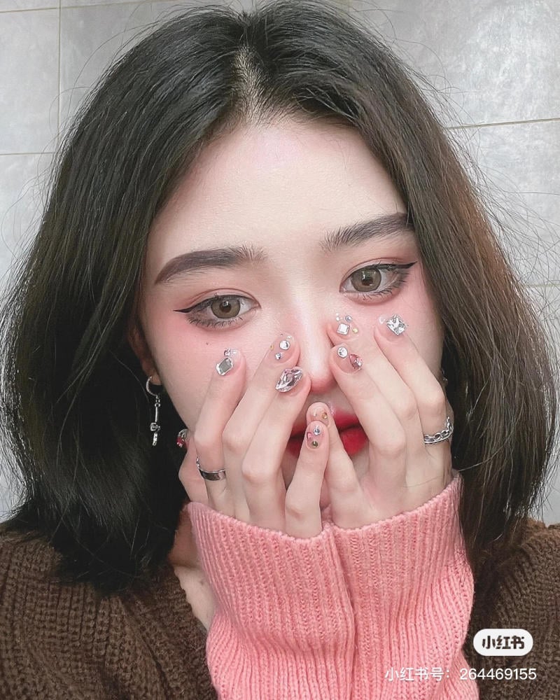 mau-nail-don-tet__3__63145dd98eda4361b64c1bf6039385d1 nail tết đính đá