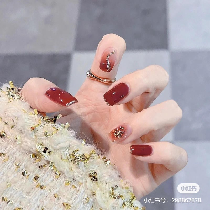 mau-nail-tet-dep__5__9b75e810fccd4b34b69f731ef08e2bde nail tết đỏ sang chảnh