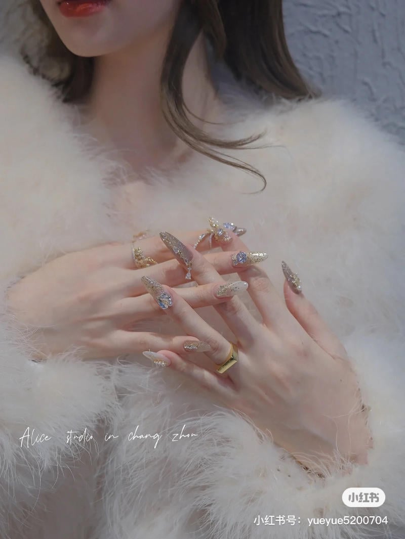 mau-nail-nhe-nhang-cardina__171__c6cee375bcfe4429a1ec6e87fdbf1f11 Mẫu nail nhẹ nhàng cho móng tay dài